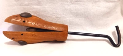 Camilla de zapatos de madera vintage 2 juanete - botones de maíz 7, 1/2 pulgadas de largo Foto 1 de 4