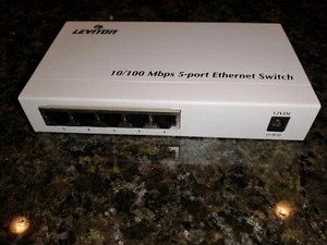 Leviton Network Switch 5-ports No. 47611-5PT - Picture 1 of 5