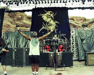 Sepultura - Red Rocks - Official Tattoo the Earth 2000 Print - 8x10 Photo - Picture 1 of 4