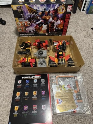 TRANSFORMERS POWER OF THE PRIMES PREDAKING Foto 1 de 4
