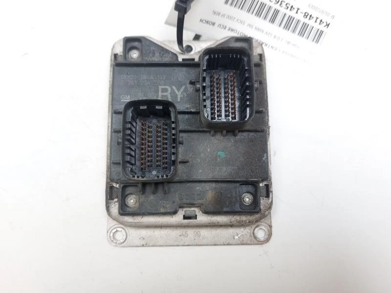 0261204058 CENTRALINA MOTORE ECU BOSCH OPEL CORSA (B) 1.0 B 12V MAN 5M 55CV 2000 - Immagine 1 di 3