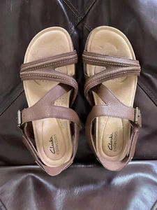Clarks Collection Adjustable Sandals Brynn Step Rose Tan Leather Sz 9.5 - Imagen 1 de 7