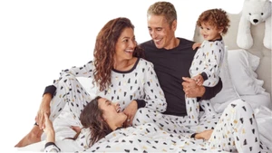 Macy's Brand Family PJs Size S 6/7 Gold Tree 2 Piece Pajama Set Boy or Girl - Picture 1 of 12
