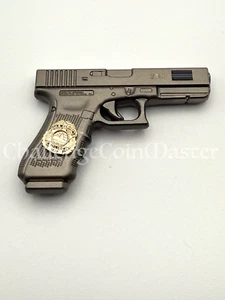 F64 United States U.S. Capitol Police Gun Shaped Challenge Coin - Picture 1 of 2