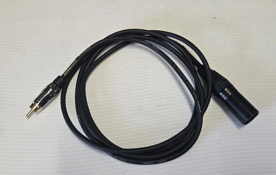 Cable de audio Mogami 2964 Neutrik Gold XLR macho a amphenol RCA de 2 pies Foto 1 de 1