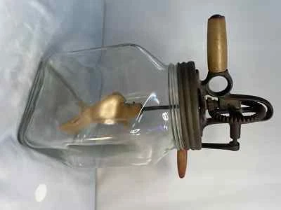 Batidora de mantequilla de granja de campo vintage paletas de madera y fondo de vidrio aturdido - 4 cuartos de galón grande Foto 1 de 2