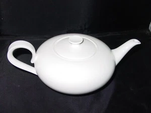 VILLEROY & BOCH 1748 ANMUT KNOCHEN PORZELLAN WEISS TEEKANNE MIT DECKEL DEUTSCHLAND 3 TASSEN - Bild 1 von 4