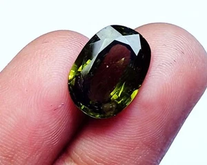 Natürlicher Peridot ovale Form 7,90+ ct zertifizierter loser Edelstein mit kostenlosem Geschenk - Bild 1 von 7