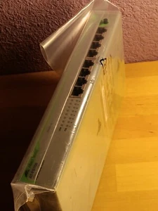 ALLIED TELESIS AT-FS708 8-PORT 10/100 MBPS FAST ETHERNET SWITCH 705-006596 Rev B - Picture 1 of 8