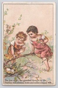 Viktorianische Sammelkarte Pearline Wäscheseife Mädchen auf Ast Vogelnest um 1890 - Bild 1 von 2