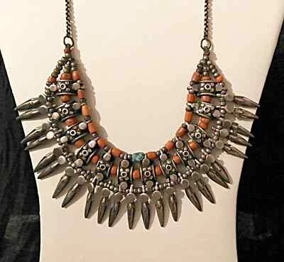 Antica collana etnica Tibetana da Ladakh corallo turchese e argento 42x5cm 154g - Immagine 1 di 4