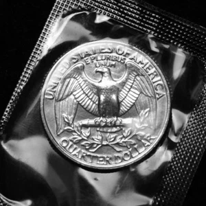 1983 P Washington Brilliant Uncirculated Quarter ~ From Souvenir Mint Set - Picture 1 of 2
