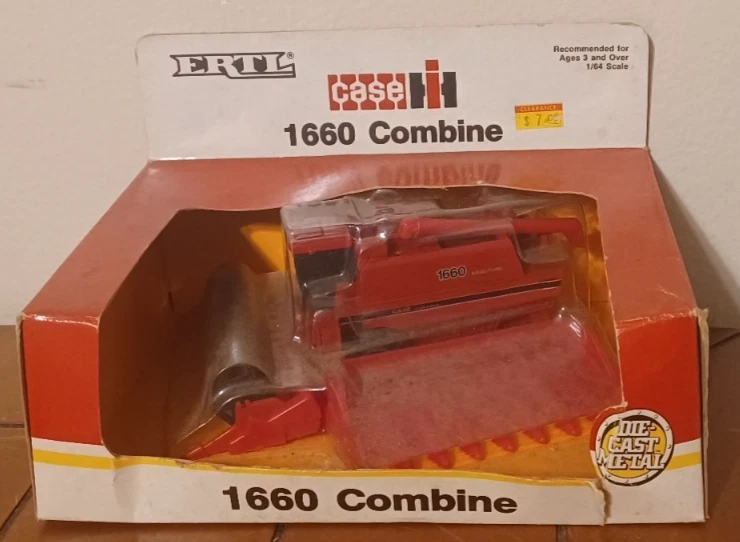 ERTL - Case IH 1660 Axial-Flow Combine, New (1/64 - 1988 Copyright) - Image 1 of 4