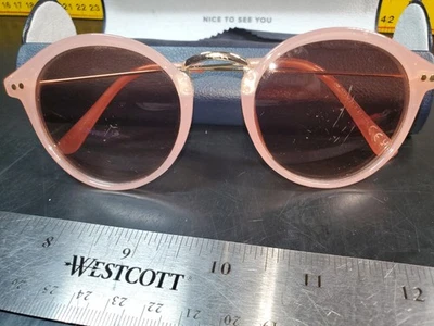 H&M Light Pink  sunglasses.  0723621 7470 round style .  acetate and plastic, - Image 1 of 4