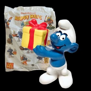 RARO Figura Pitufo Bromista Pitufo PROMOCIÓN EURO Presente Pitufo Figura De Colección Años 90 NUEVO - Imagen 1 de 7