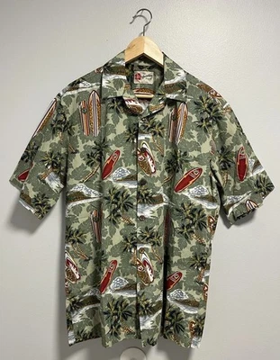 HIlo Hattie Mens Short Sleeve Aloha Hawaiian Shirt Green Red Holiday Size Medium - Image 1 of 4