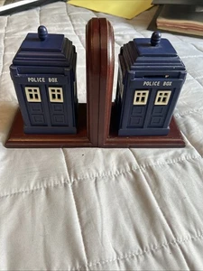 Dr Who Tardis Book Ends Collectors 1 Box And 1 Coin Box - Picture 1 of 8