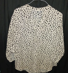 LUSH WHITE CHEETAH PRINT PULLOVER BLOUSE WOMEN SIZE 1X - Picture 1 of 2
