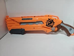 Nerf N-strike Elite Zombie Strike corte áspero 2x4 bomba acción blaster naranja - Imagen 1 de 3