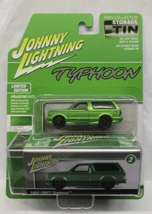 2025 JOHNNY LIGHTNING STORAGE TIN 1992 GMC TYPHOON WHITE LIGHTNING CHASE  - Picture 1 of 4