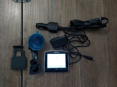 Magellan Maestro 3200 Car Portable GPS Navigator System  See Below - Image 1 of 4