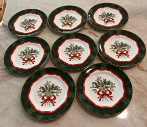 8 Royal Worcester Holly Ribbons Green Bread Plates - RL - Picture 1 of 8