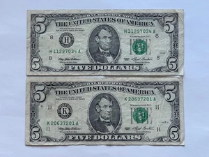 Lot of (2) Vintage USA $5 Five Dollar Bill 1993 Green Seal Old Paper Money !! - Picture 1 of 2