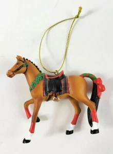 SENDERO DE PONIS PINTADOS Adorno Vacacional Inglés Navidad Enesco Caballo Acebo - Imagen 1 de 6