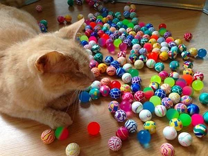 100 Super Bouncy Balls Birthday Party Favors Bouncing Grab Bag - Picture 1 of 6