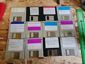 3.5" Floppy Disks Diskettes 24 Pack Used Windows Apple II - Photo 1/2
