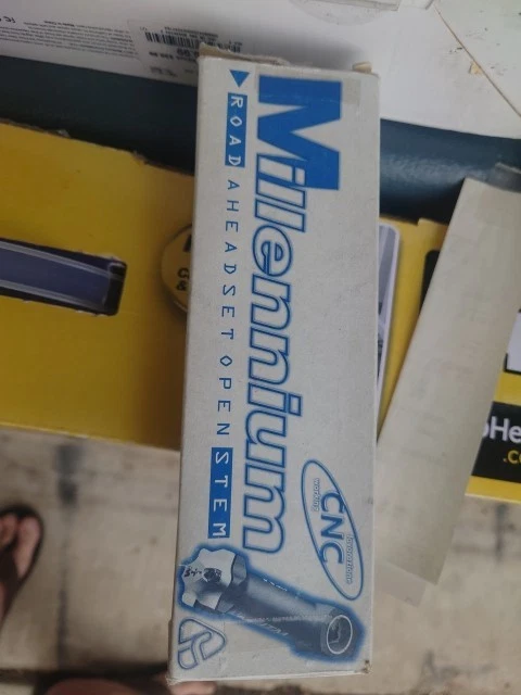 Auriculares Millennium Road potencia abierta, extensión 130 80 grados  Foto 1 de 4