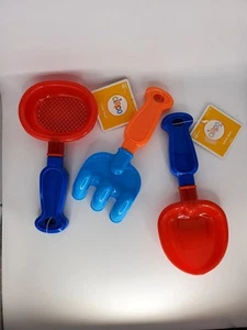 3 pc. Variety Of Assorted Beach Sand Toys - Picture 1 of 6
