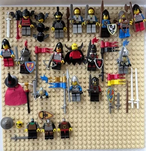 Lego Minifiguren Castle Ritter Crusaders Black Falcons Lion Knights zur Auswahl - Bild 1 von 21