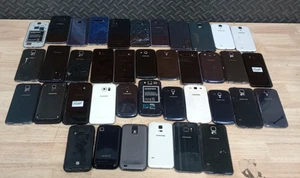 Lot x39 Android Phones - As-Is/Broken/For Parts/Repair *UNTESTED* - Photo 1 sur 17