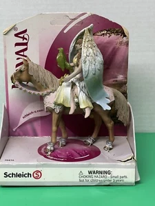 Figurine fantaisie neuve Schleich Bayala 70416 Surah perroquet oiseau cheval équitation - LIRE - Photo 1/8
