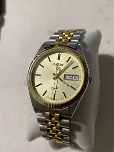 RARE Pulsar Day Date Men’s Watch V348-8009 Two Tone Stainless Steel New Battery - Picture 1 of 6