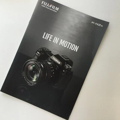 FUJIFILM X-H2s Japanese Camera & Lens & Accessory Catalog Published in May 2022 - Image 1 of 4