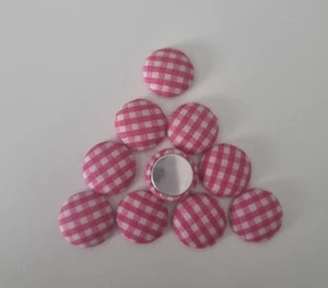 10 x stoffbezogener Knopf Flatback ohne Loch zum Nähen (BASTELN) DUNKELROSA KARIERT 15 mm - Bild 1 von 1