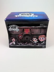 Star Wars Disney Doorables Widescreen Moments Ultra Rare Trash Compactor Ep IV - Picture 1 of 5