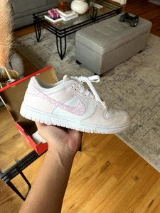 Size 8W - Nike Dunk Low Pink Paisley 2023 - Picture 1 of 5