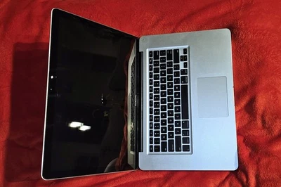 Apple MacBook Pro 15-inch Silver Somewhere Between 2011-2015 - Image 1 of 4