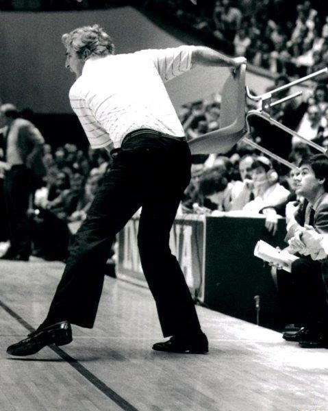 BOBBY KNIGHT Indiana Hoosiers cadeira brilhante 8 x 10 foto pôster Bob Man Cave - Imagem 1 de 1