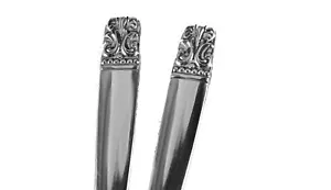 Wm A Rogers Aztec set of 2 Tea Spoons Classic Flatware Stainless - Picture 1 of 8