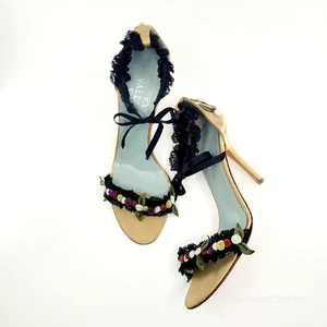 Sandalias VALENTINO Vintage Años 2000 Tacones 37 Flor Dorado Satinado Encaje Corbata al Tobillo - Imagen 1 de 15