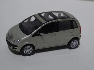 1:43 Scale 2004 Lancia [Fiat] Musa by Norev - Picture 1 of 4