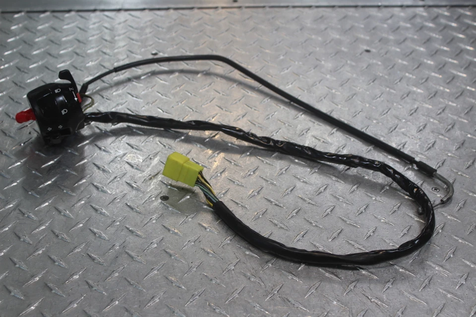 Suzuki GSXR750W 1996 clip izquierdo en mango bocina señales interruptores con cable obturador Foto 1 de 4