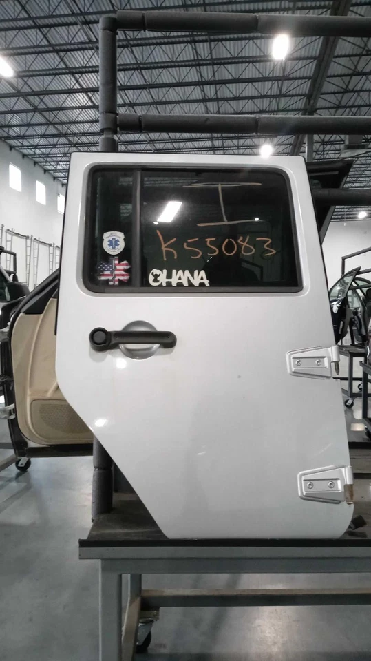 Jeep Wrangler 2008 puerta trasera derecha plateada OEM 465211 - 183 k millas Foto 1 de 4