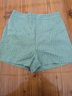 Forever 21 Exclusivo Pantalón Corto Verde Talla S Foto 1 de 4