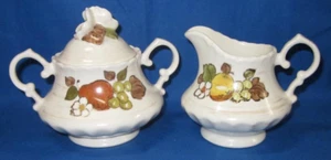 Sugar & Creamer ~ Vernon Ware de Metlox ~ Patrón de cesta de frutas - Imagen 1 de 6