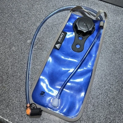 Boca azul vejiga hidratante Kelty Source 2 litros (70 oz) aún sellada Foto 1 de 4